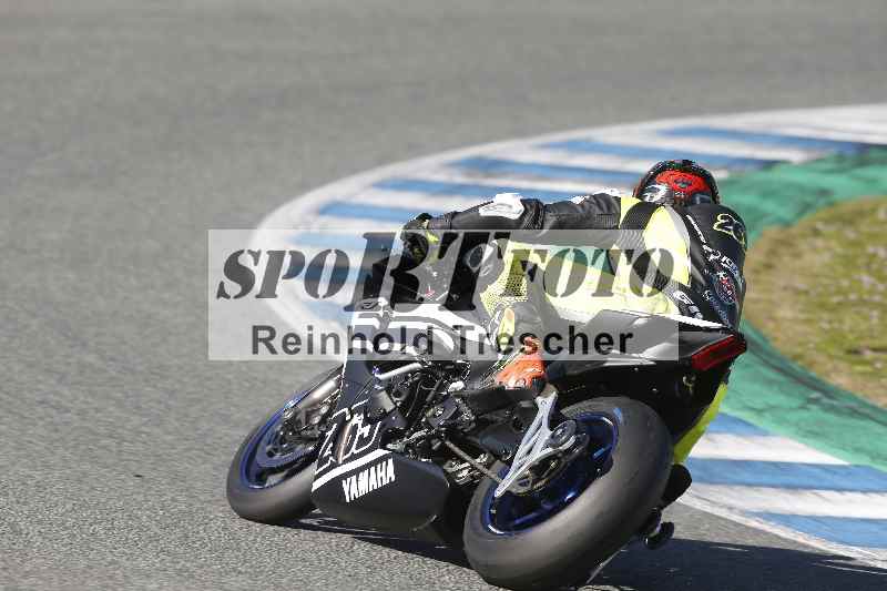 /Archiv-2024/02 29.01.-02.02.2024 Moto Center Thun Jerez/Gruppe rot-red/backside